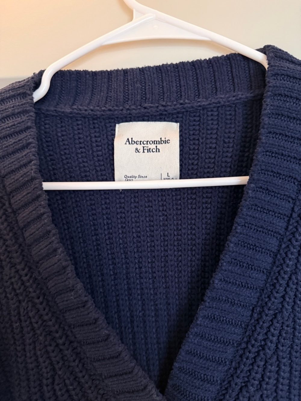 Abercrombie & Fitch Navy Ribbed V-Neck Button Cardigan - Picture 4 of 6